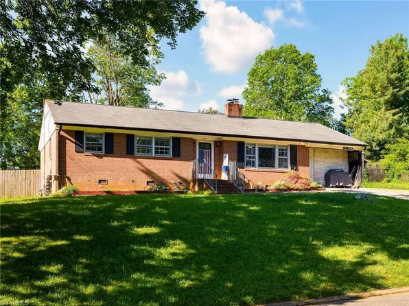 402 Idlewild Dr, Lexington, NC 27295