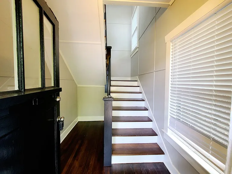 5734 Worth St — Photo 3