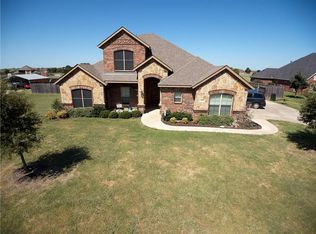 825 Broadhead Rd, Waxahachie, TX 75165