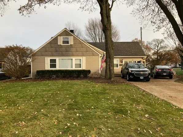 510 N Sleight St, Naperville, IL 60563