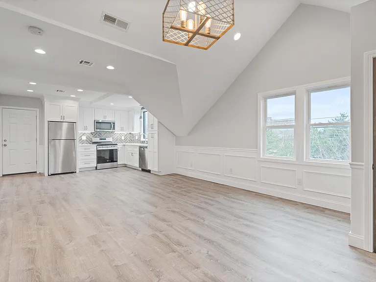 696 Chalkstone Ave #3 — Photo 5