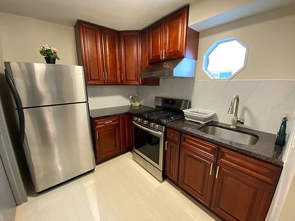 5th image of 148 Slater Blvd Floor 1