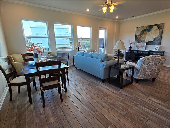 3rd image of 4025 Boardwalk Blvd