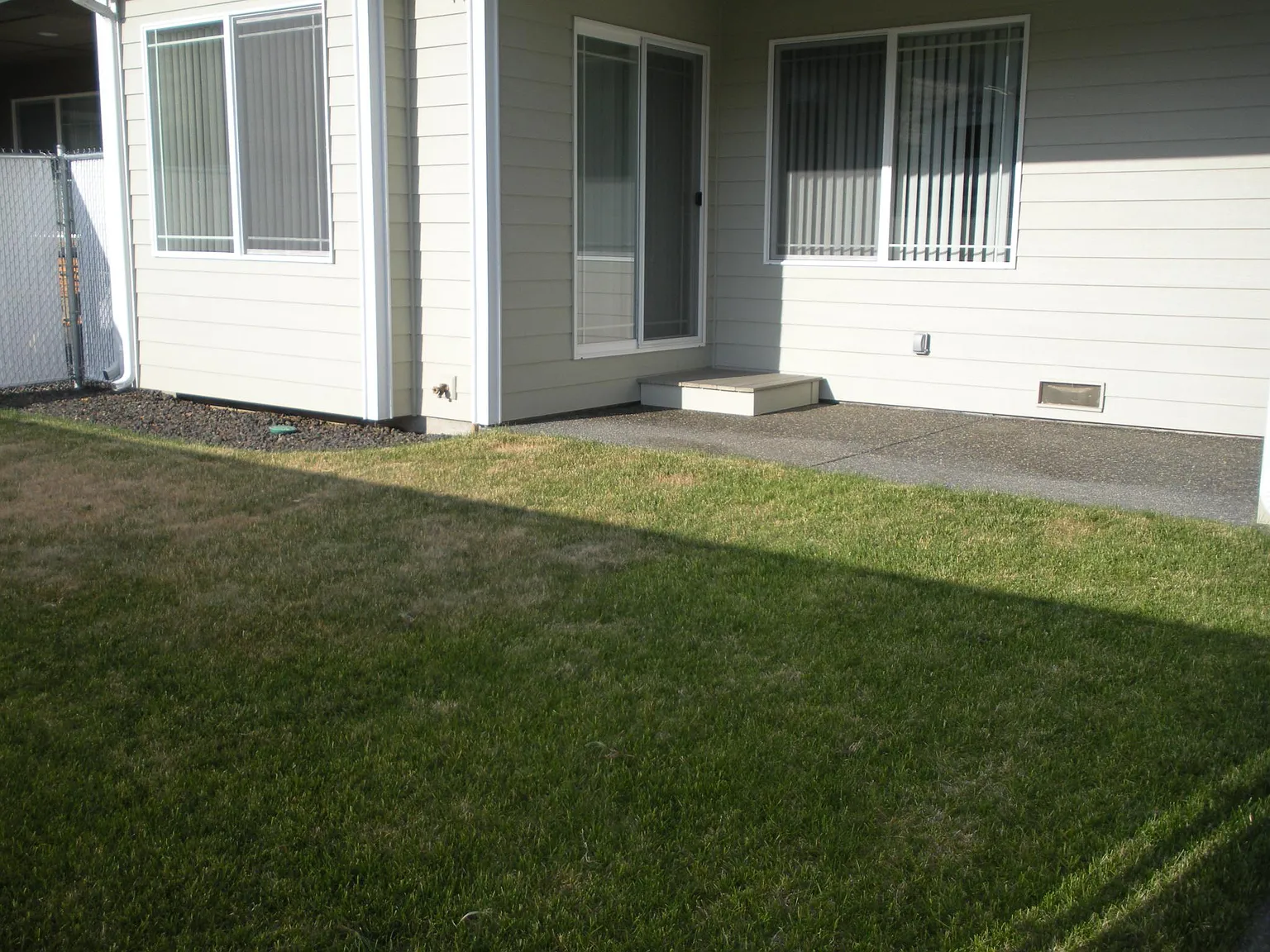 3 bed, 2.5 bath, 1600 sqft, $1,850 — Photo 2