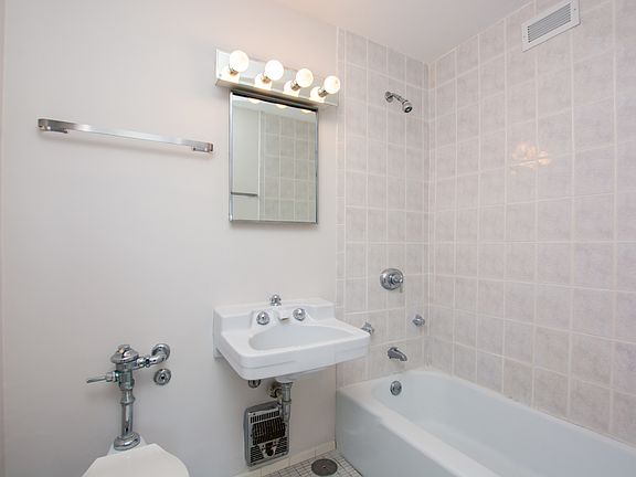 4th image of 1401 E 55th St APT 509N