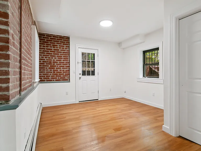 110 Summit Ave #G — Photo 14