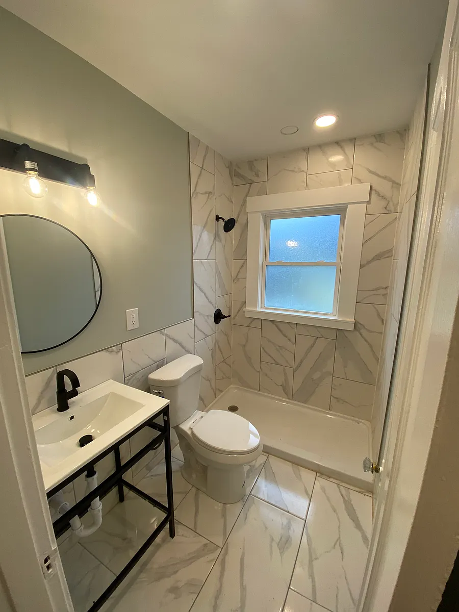 Building Photo - 6403 Kennedy Ave #3