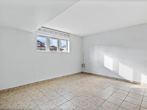 3rd image of 1478 Westcott Rd