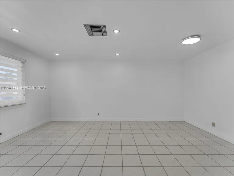 1811 SW 97th Ter #2 — Photo 19