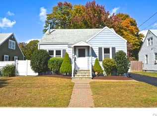 194 Burnsford Ave, Bridgeport, CT 06606