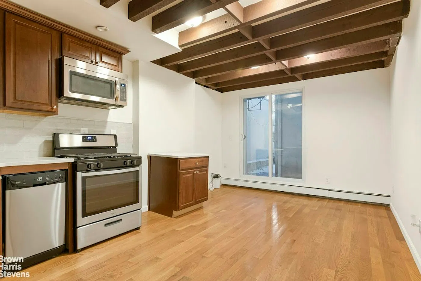 461 Halsey Street — Photo 2