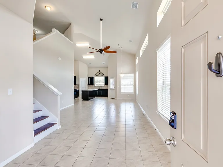 1549 Hamiltons Way — Photo 3