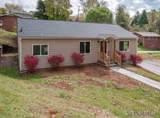 105 Travis St, Clyde, NC 28721