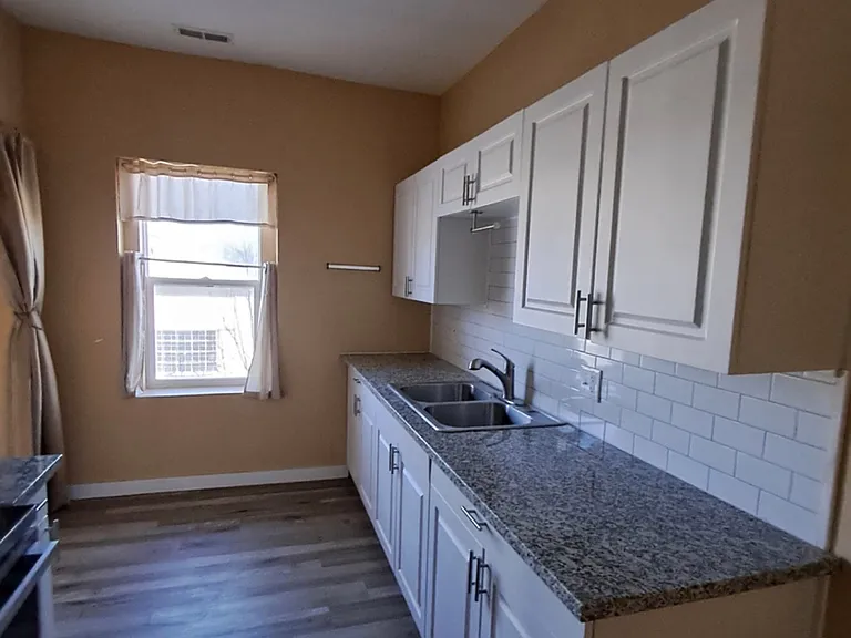 1634 Central Ave #1 — Photo 8