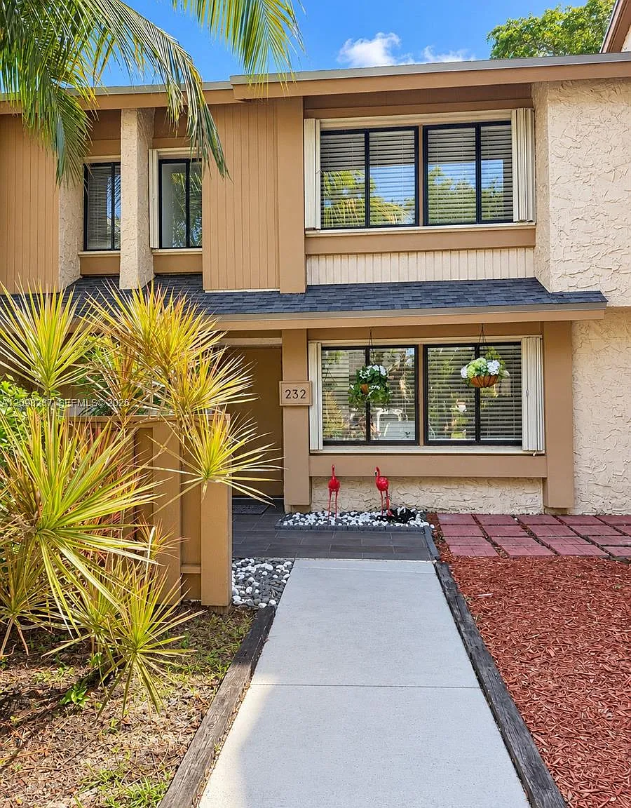 Wimbledon At Jacaranda Co — Photo 1