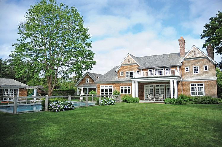 1 Bailow Ln, East Hampton, NY 11937 | Zillow