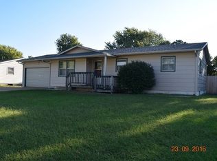 1304 Grandview Ave, Newton, KS 67114