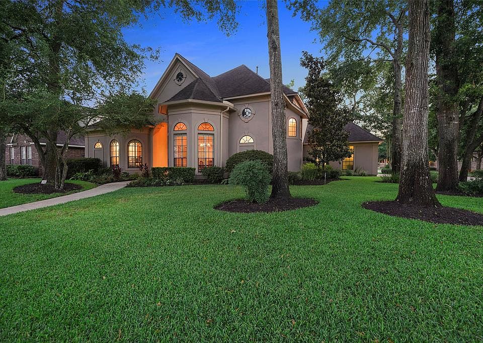 1st image of 13735 Camelot Centre Ct