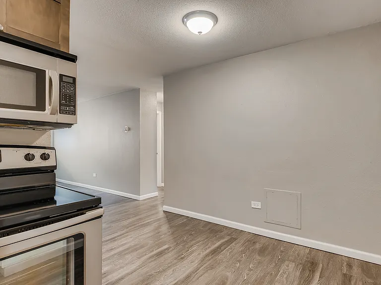 1555 Grove St #107 — Photo 11