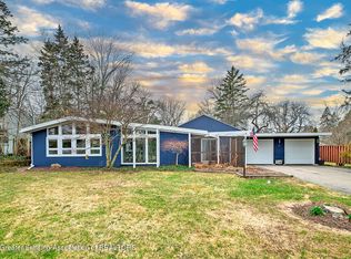 815 Knoll Rd, East Lansing, MI 48823