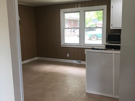 5th image of 9 Glendale St