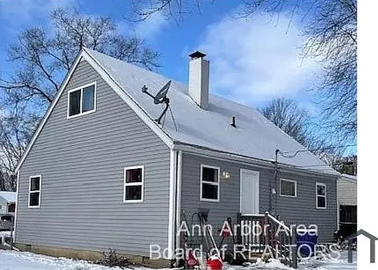 1135 Lexington Pkwy — Photo 3