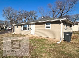 1200 Dell Ave, Pekin, IL 61554