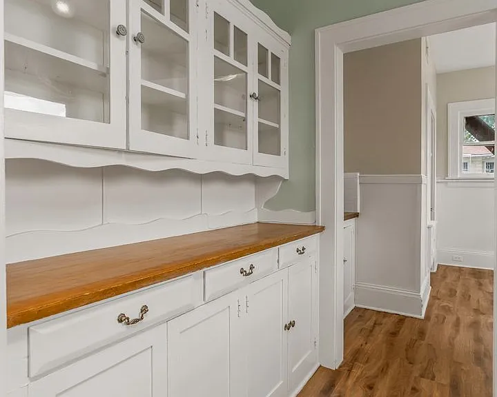 561 Forest Ave — Photo 8