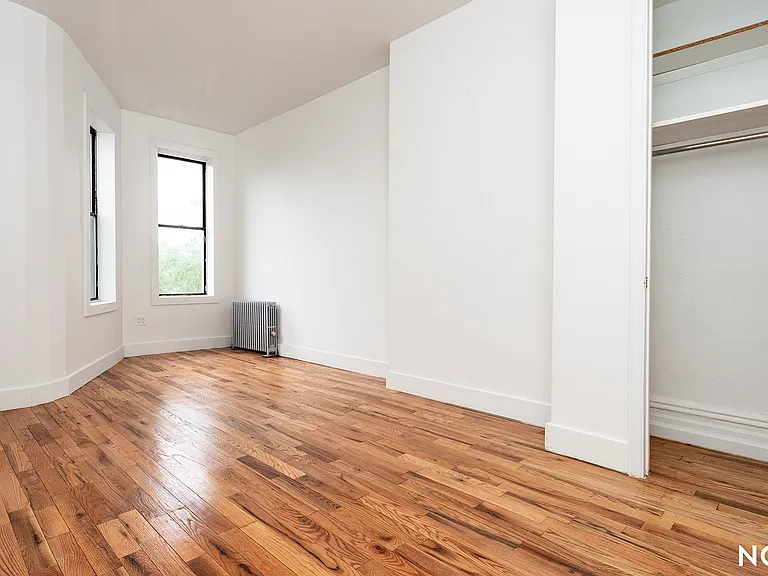 88 Menahan St #3B — Photo 5