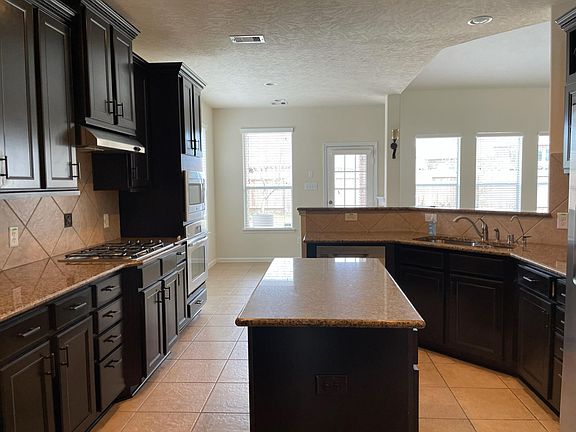 5th image of 4703 La Escalona Dr
