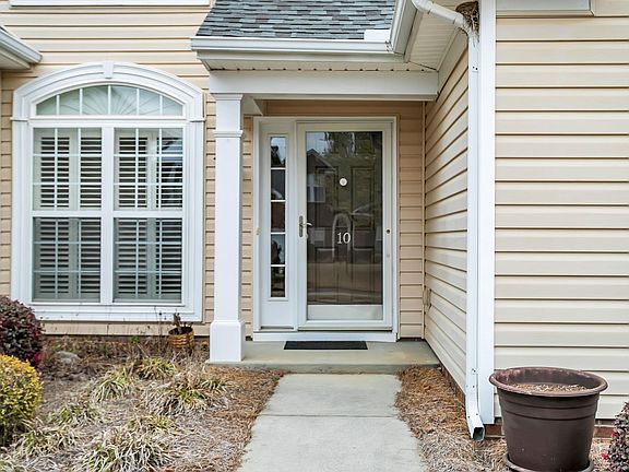 2nd image of 10 Carter Run Ct