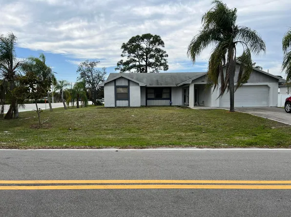 592 SE Crescent Avenue, Port St Lucie, FL 34952