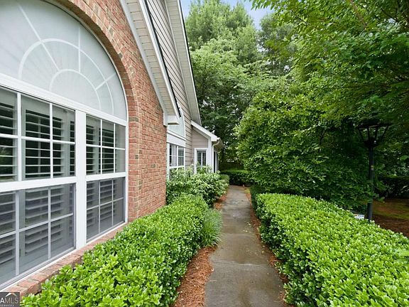 4th image of 2235 Orchard Pl