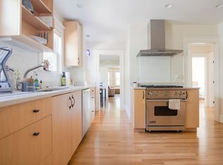 118 Aberdeen Ave #A, Cambridge, MA 02138