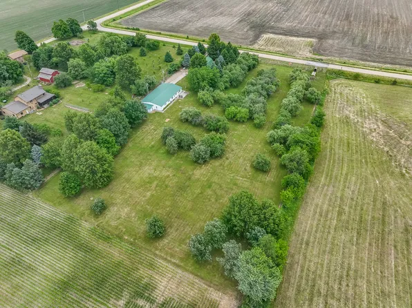 4191 E 16th Rd, Earlville, IL 60518