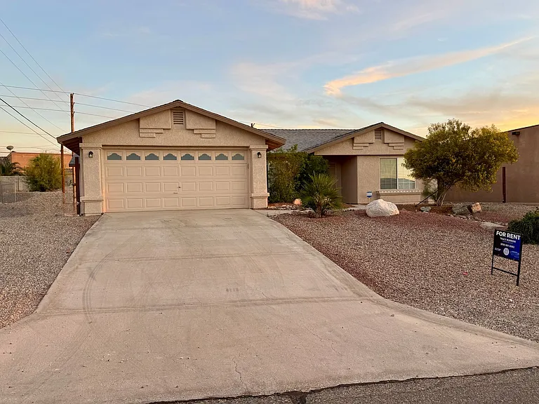 3346 Fountain Palm Dr — Photo 3