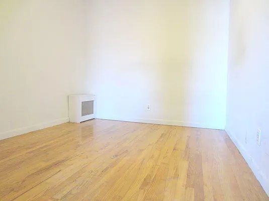 Rented by FirstService Realty (legacy) | media 27