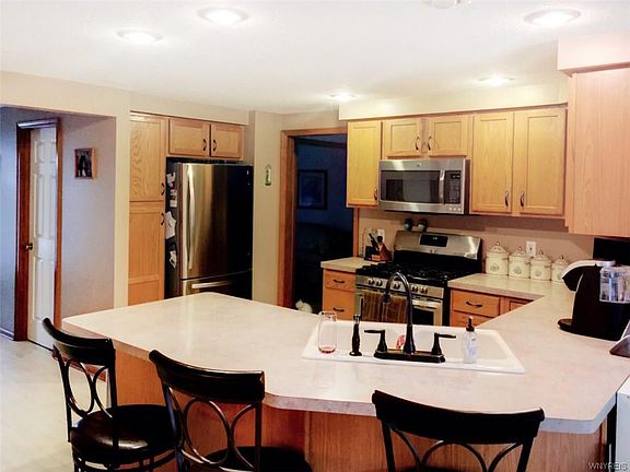 4th image of 4212 Tisbury Ln