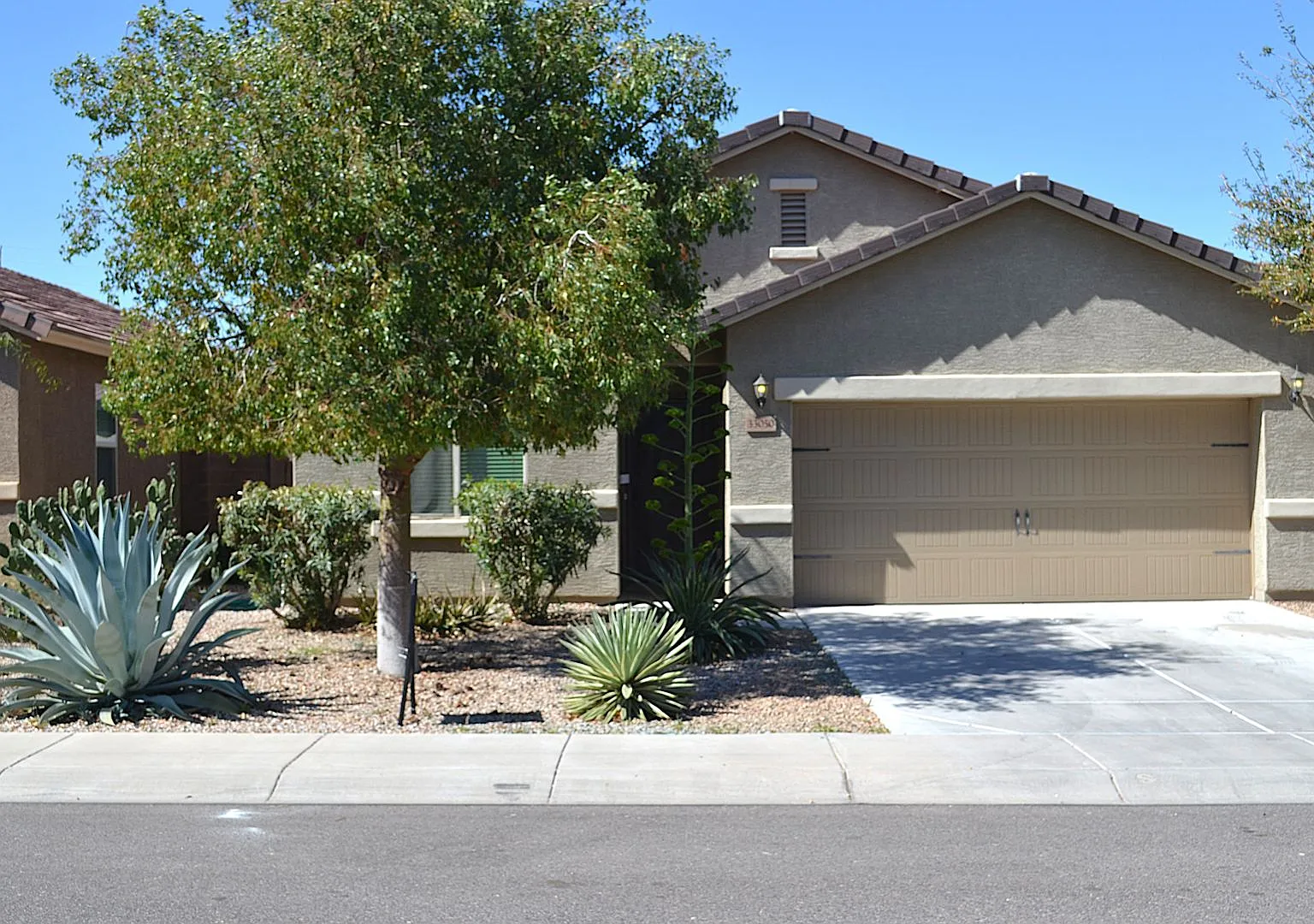 Move-In-Ready San Tan Heights Beauty — Photo 1