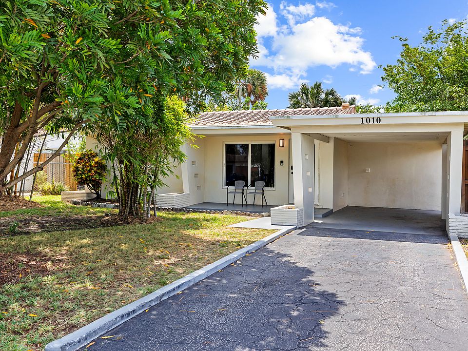 1st image of 1010 SW 32nd Street