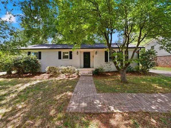 3737 Vandalia Dr, Winston Salem, NC 27104