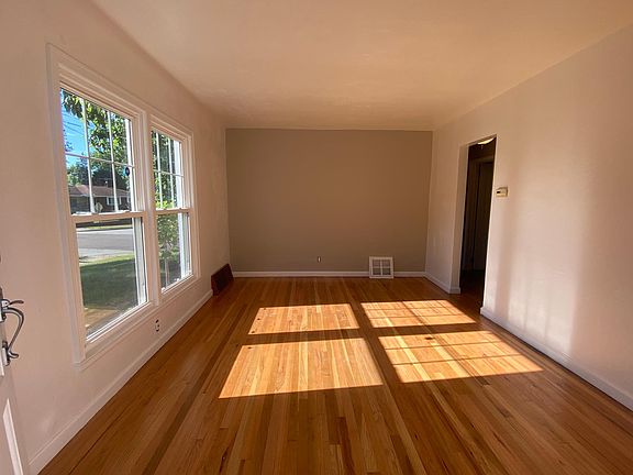 5th image of 1752 Marigold Ave