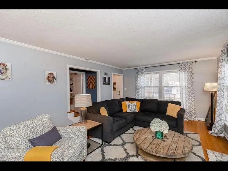 6641 Cherry St — Photo 9