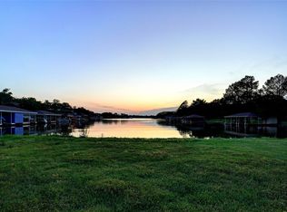 402 Kiowa Dr E, Lake Kiowa, TX 76240