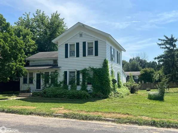 108 3rd St SE, State Center, IA 50247