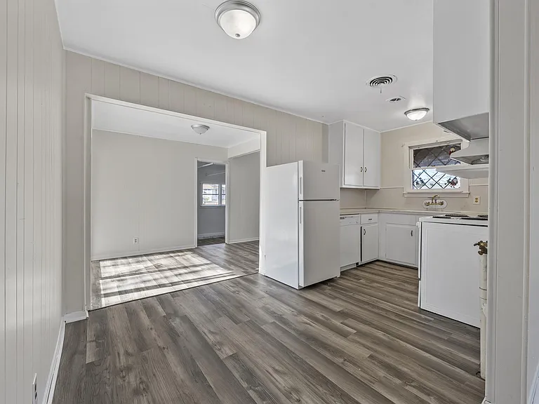 1402 Chico Ct — Photo 6