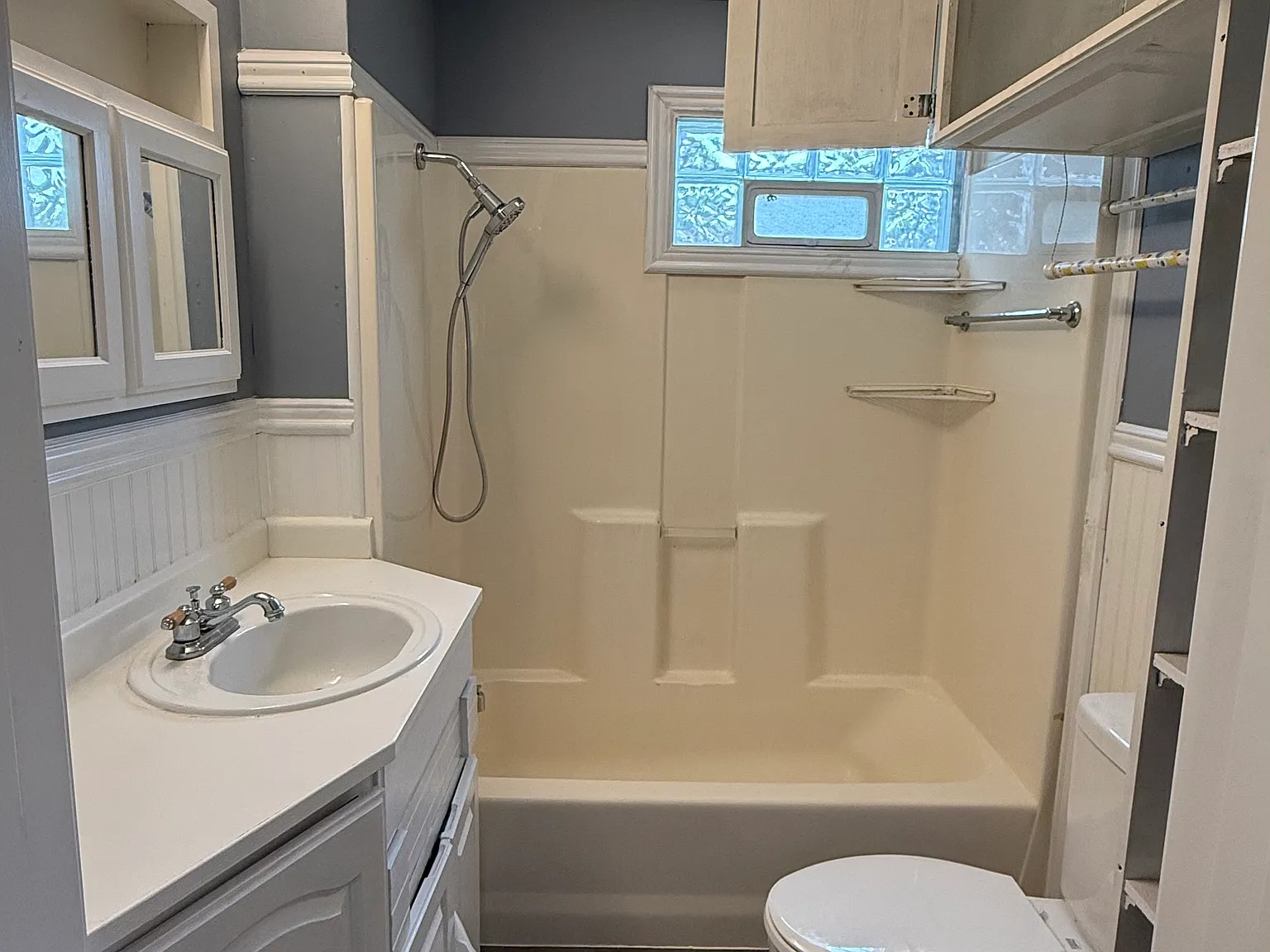 3 bed, 1048 sqft, $1,400 — Photo 1