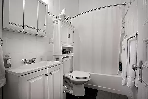 Rented by Waldstar Real Estate LLC | media 25