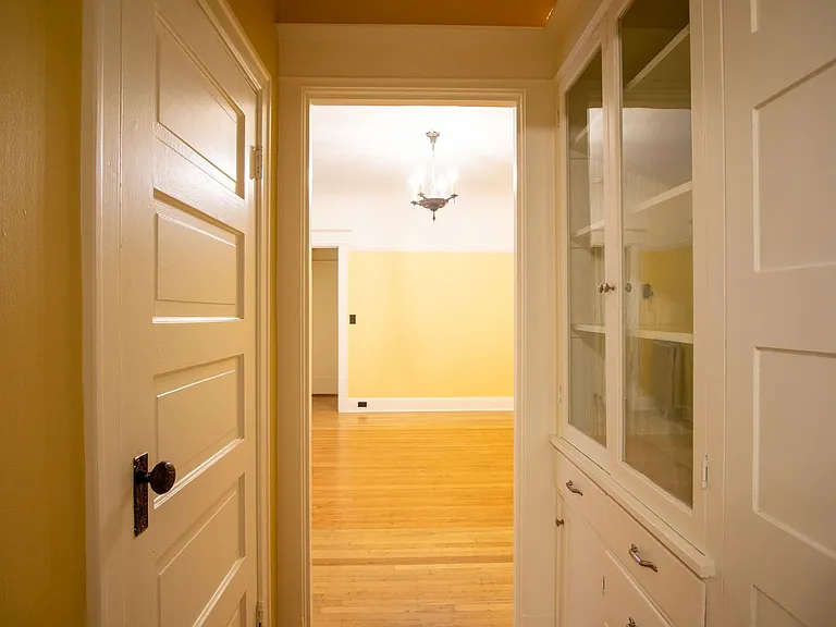 209 NW 23rd Ave #103 — Photo 6