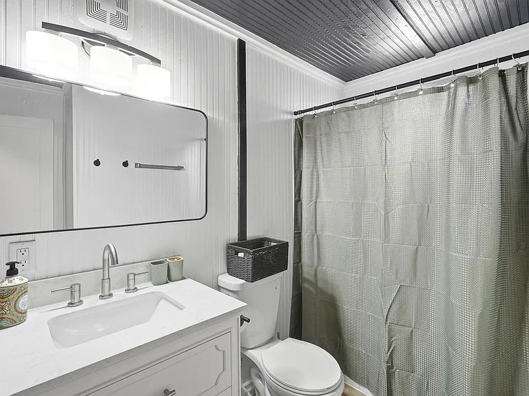 2917 Hickory St — Photo 17